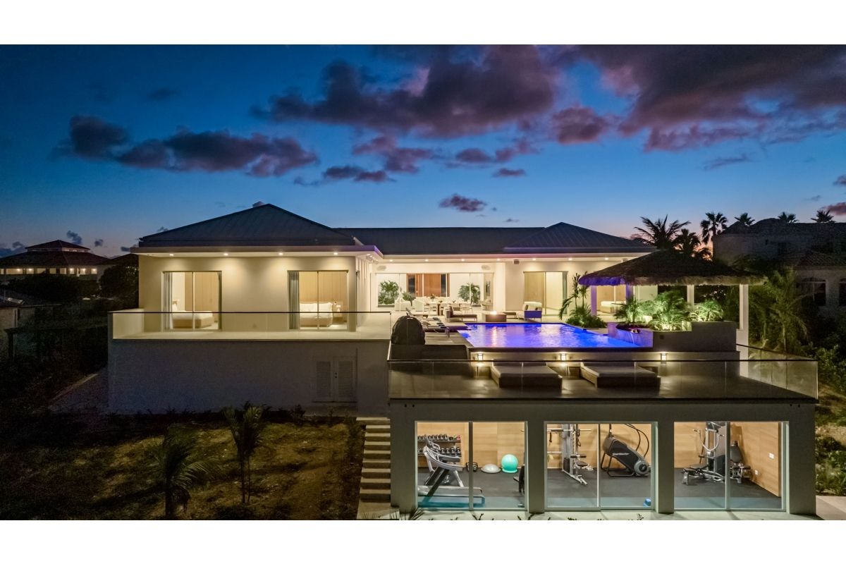 Ocean Breeze villa photo.