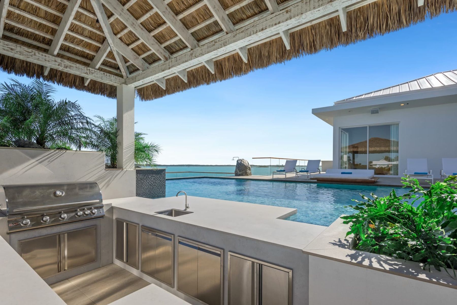 Ocean Breeze villa photo.