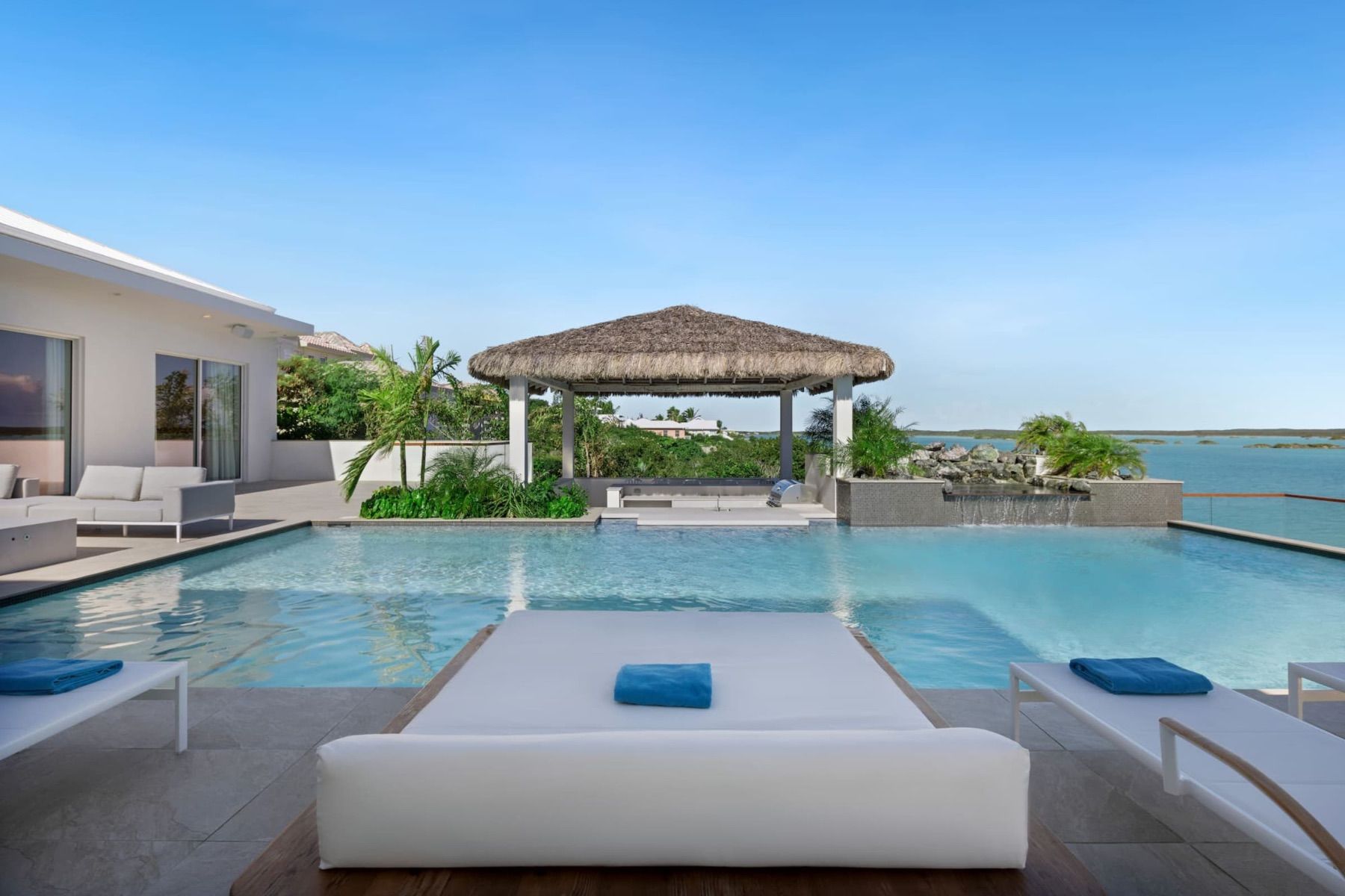 Ocean Breeze villa photo.