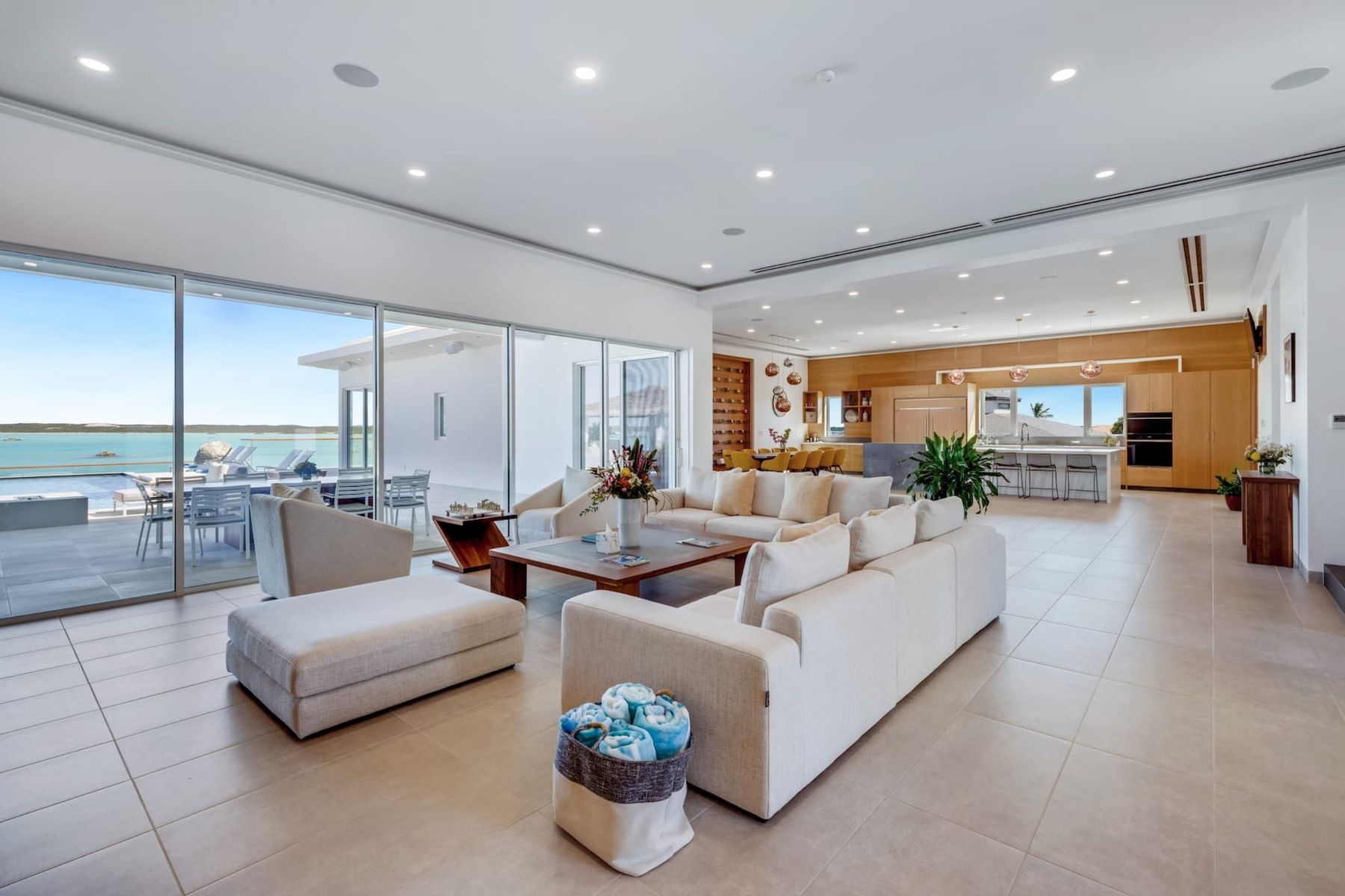 Ocean Breeze villa photo.