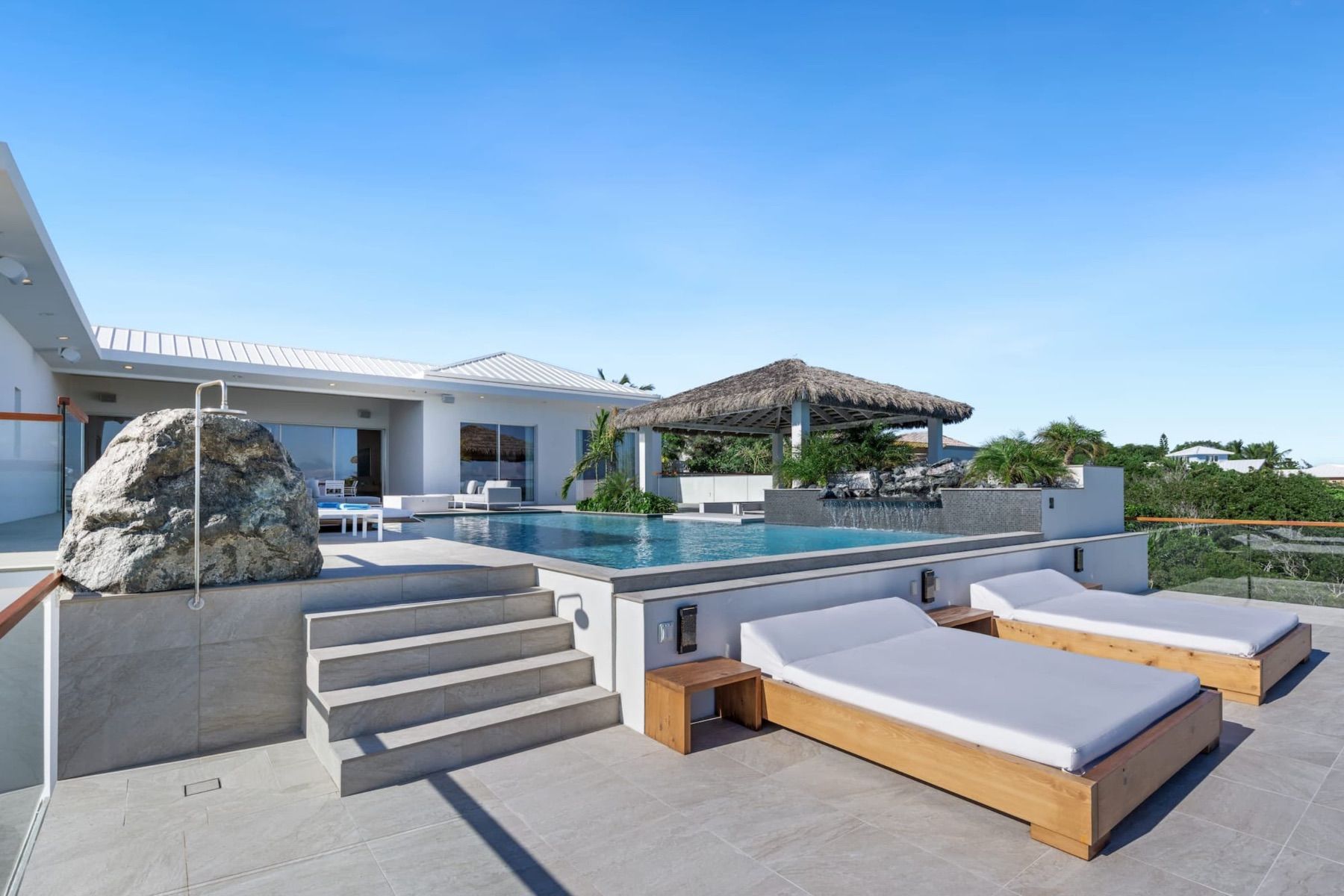 Ocean Breeze villa photo.
