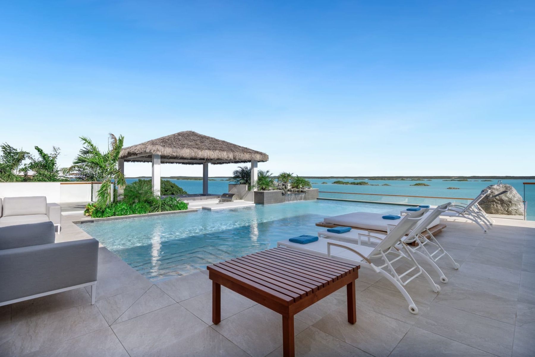 Ocean Breeze villa photo.