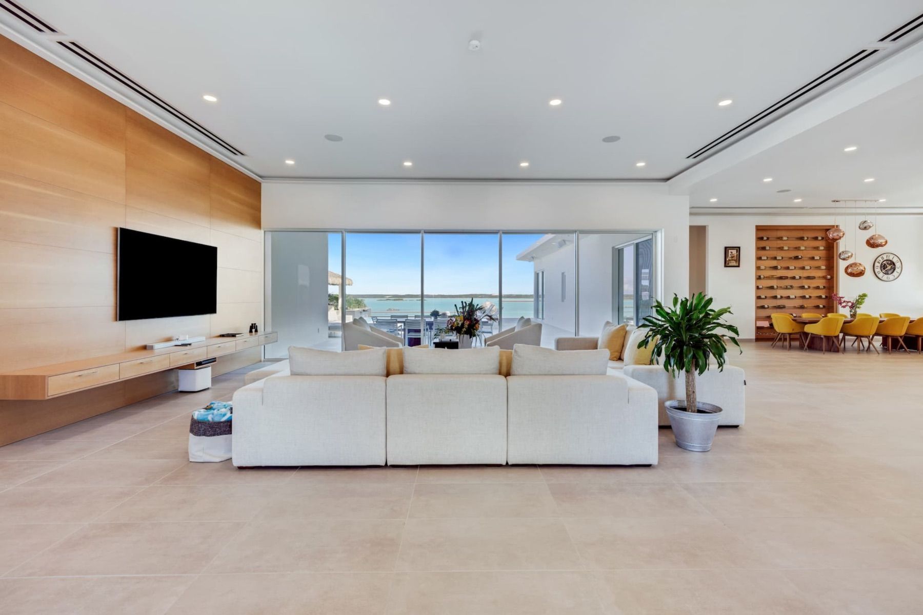 Ocean Breeze villa photo.