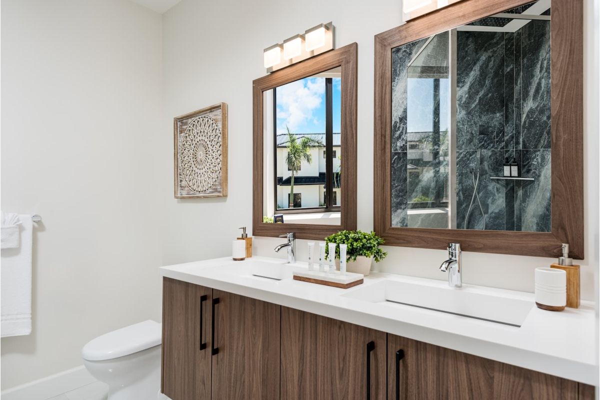 En suite bathroom