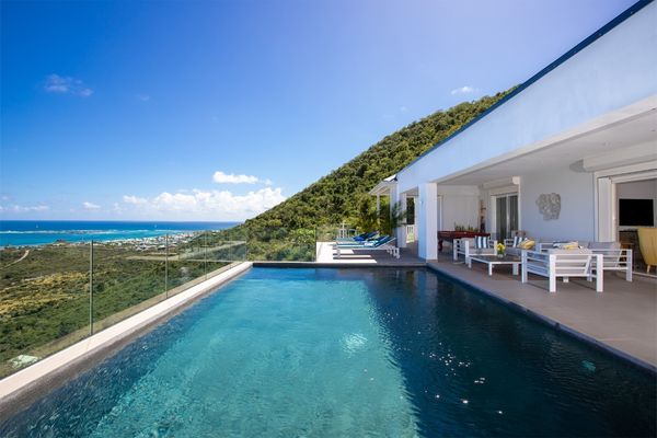 La Casa Del Jefe Villa is in Mont Vernon 3 with views from Orient Bay to Grand Case