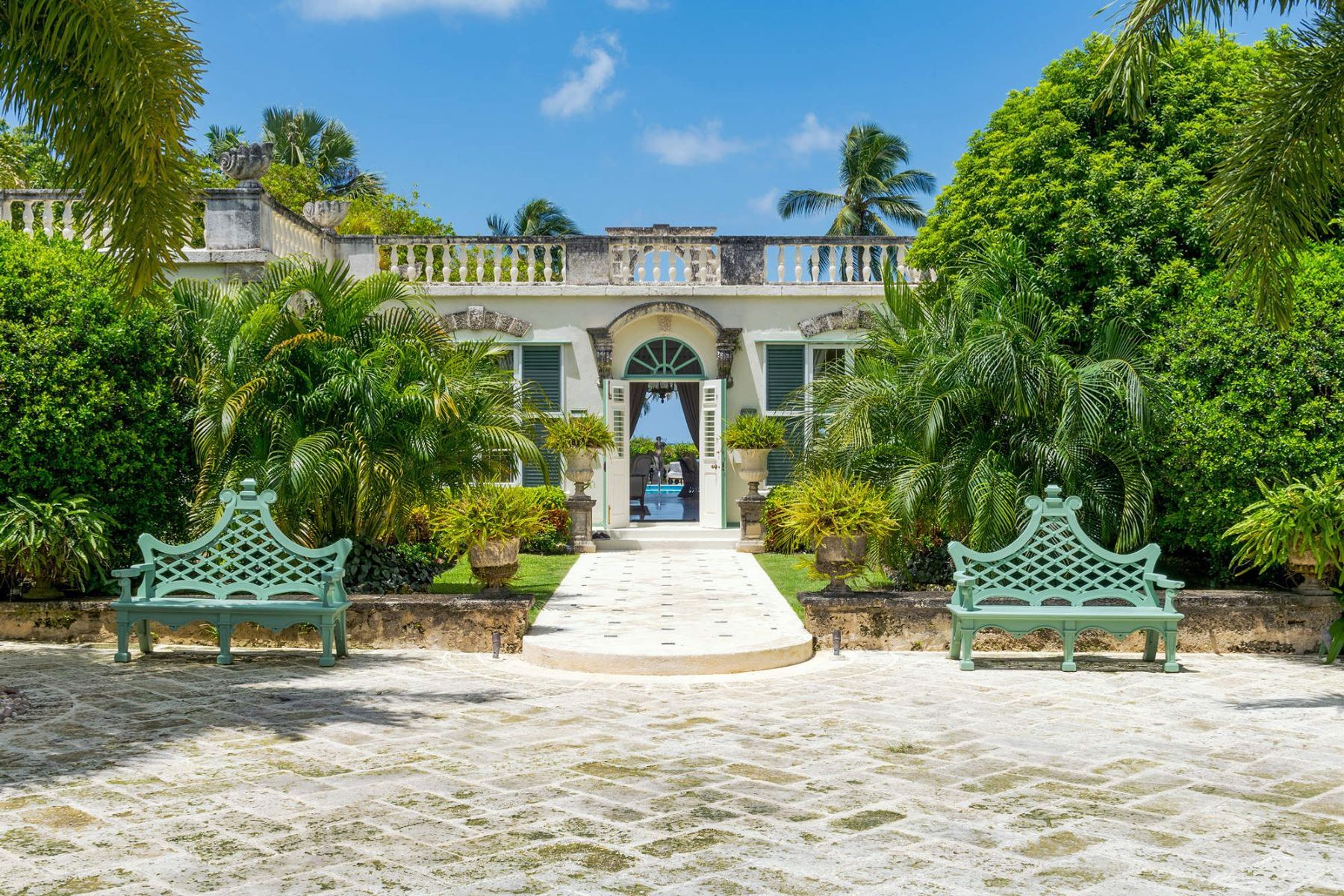 Leamington Estate villa photo.