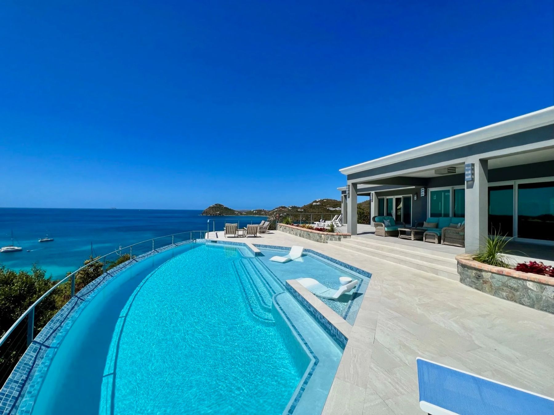 Driftwood villa photo.