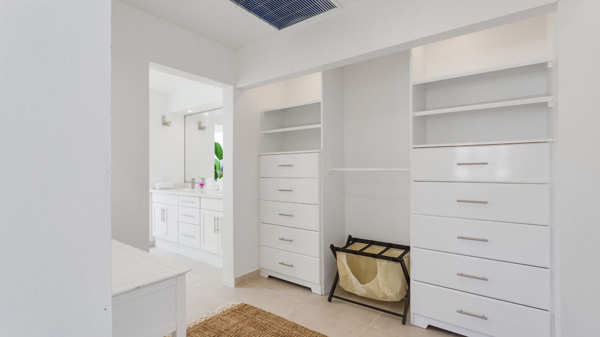 Walk in closet