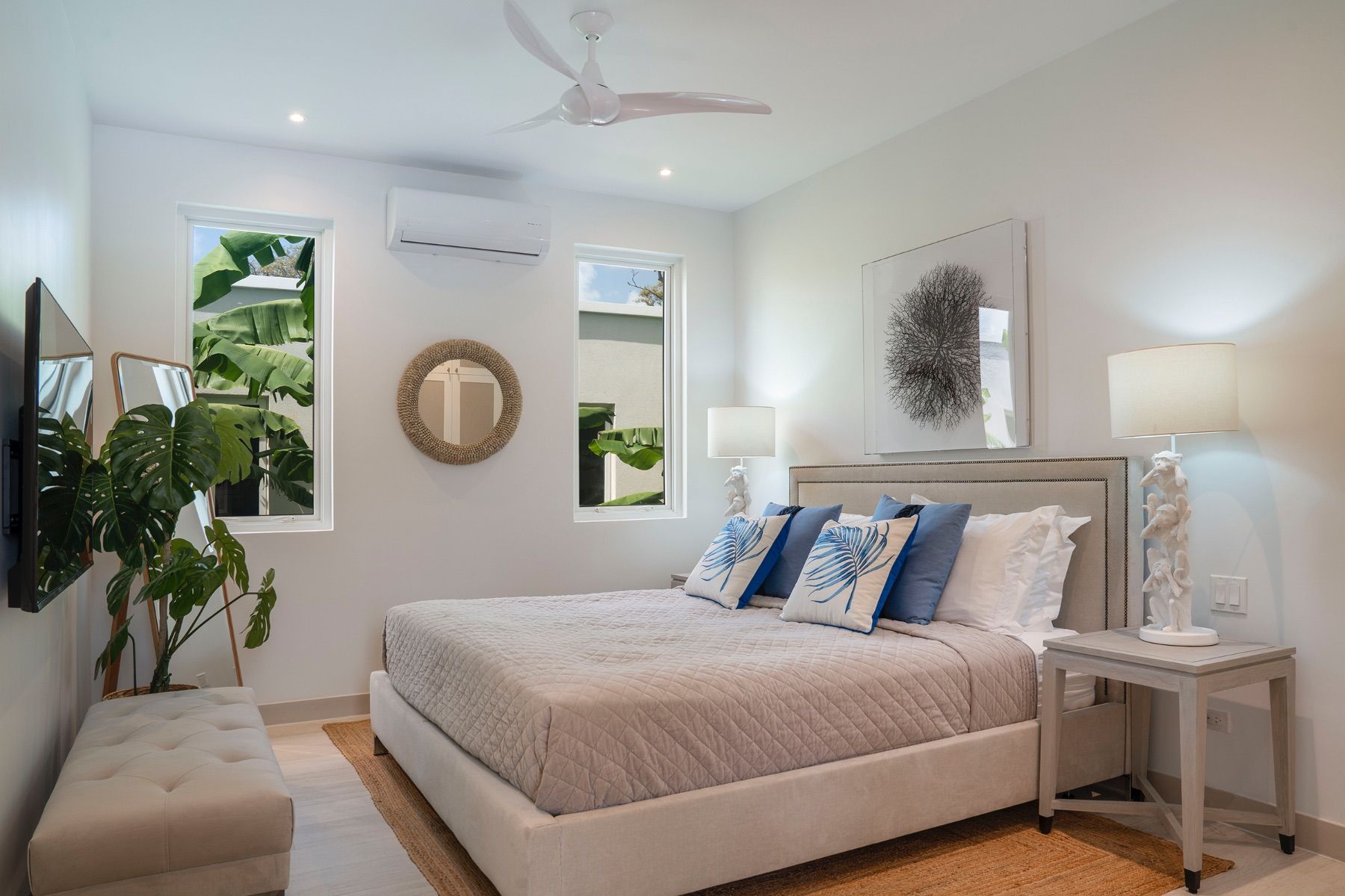 The White House at Porters Place villa photo.