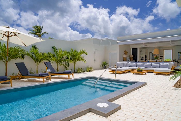 The White House at Porters Place villa photo.