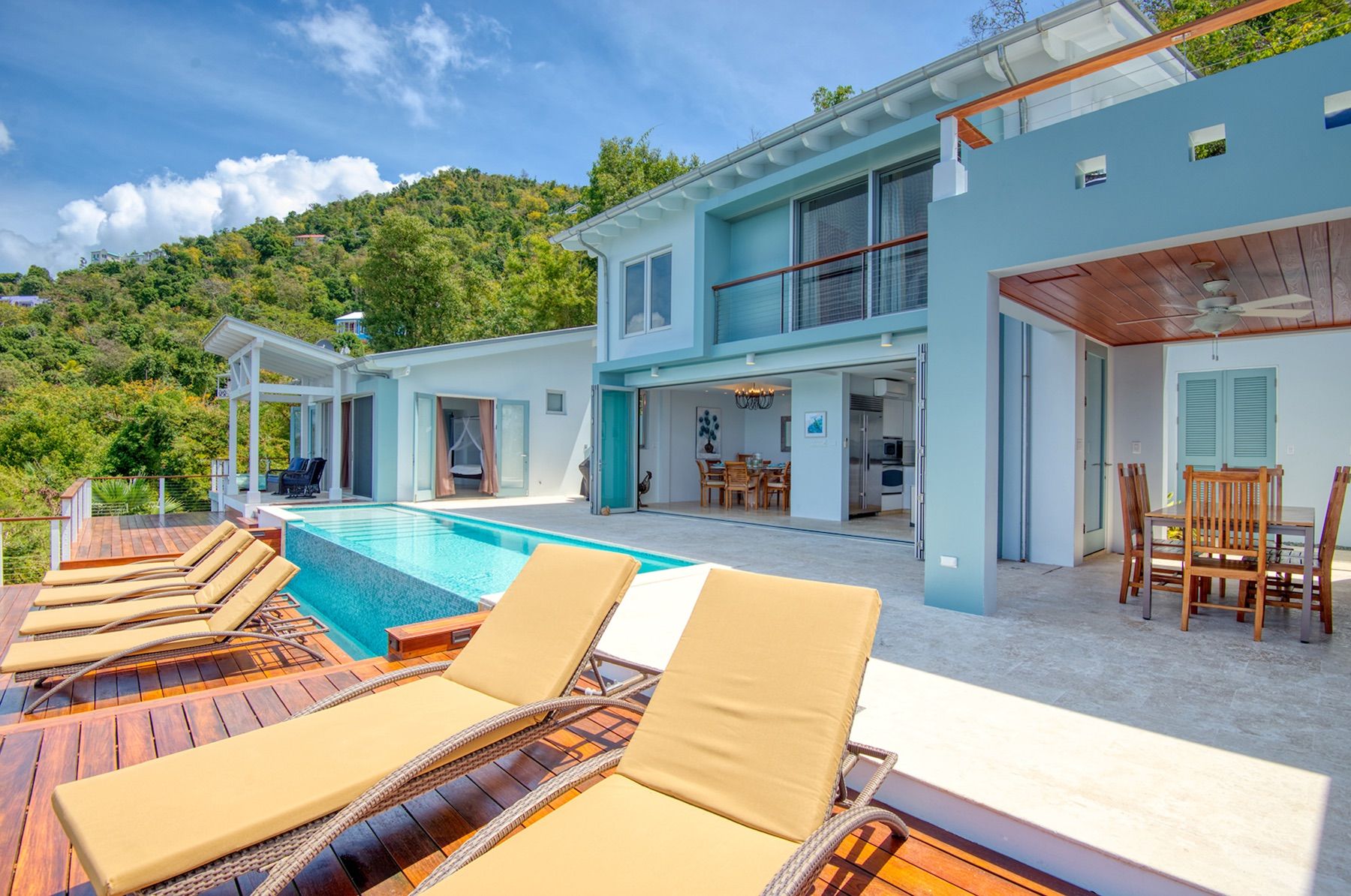 Smugglers Beachside villa photo.