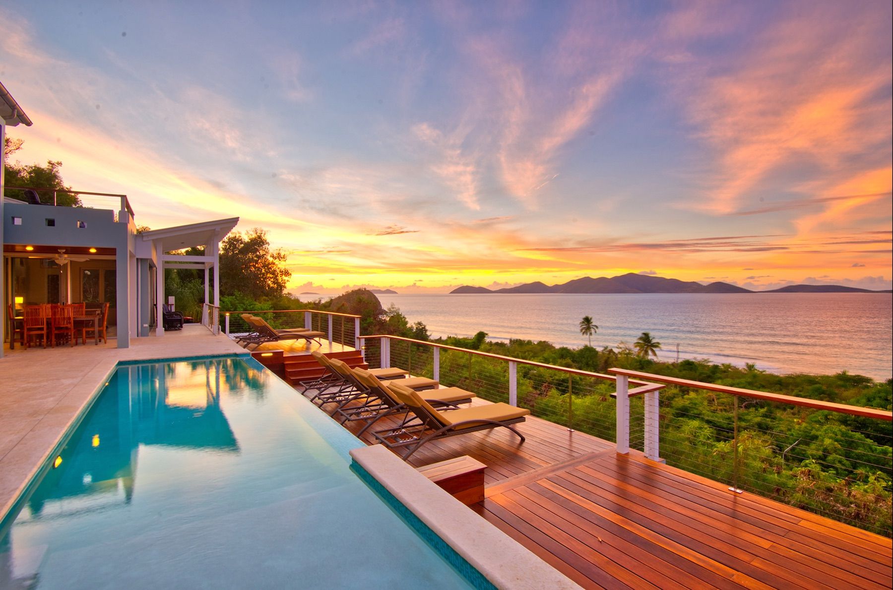 Smugglers Beachside villa photo.