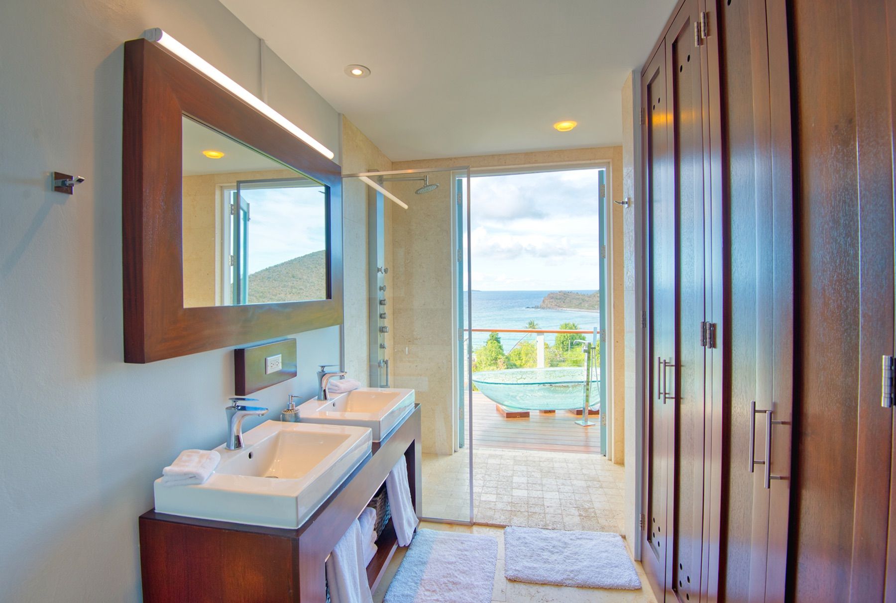 Smugglers Beachside villa photo.