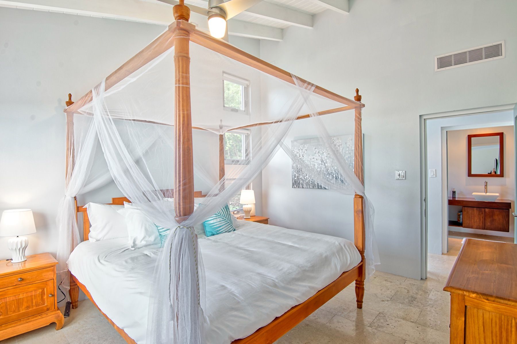 Smugglers Beachside villa photo.