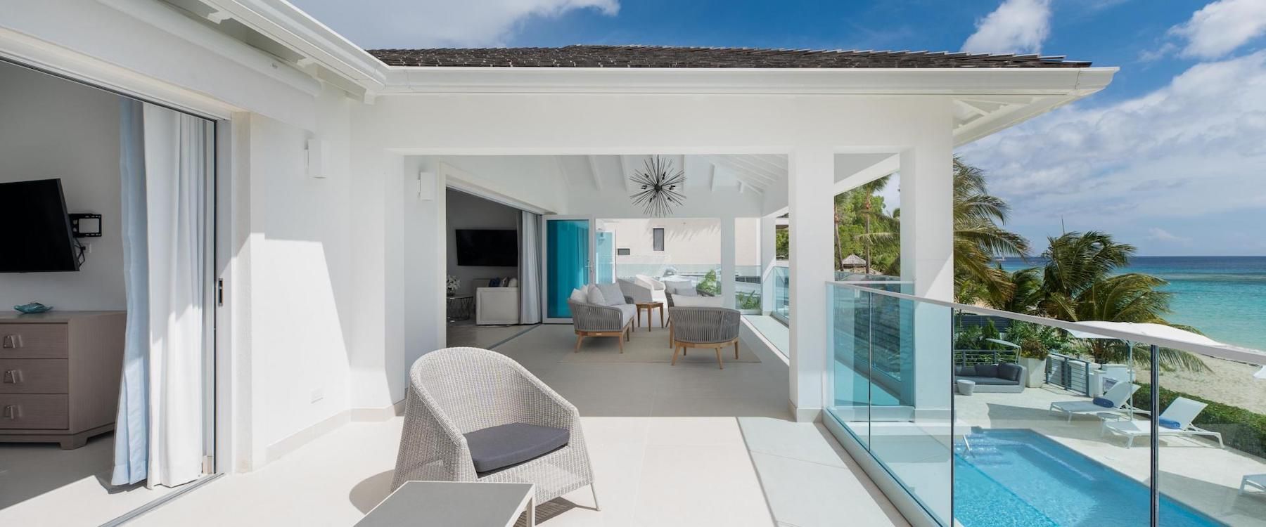 Shared balcony/terrace with sea view