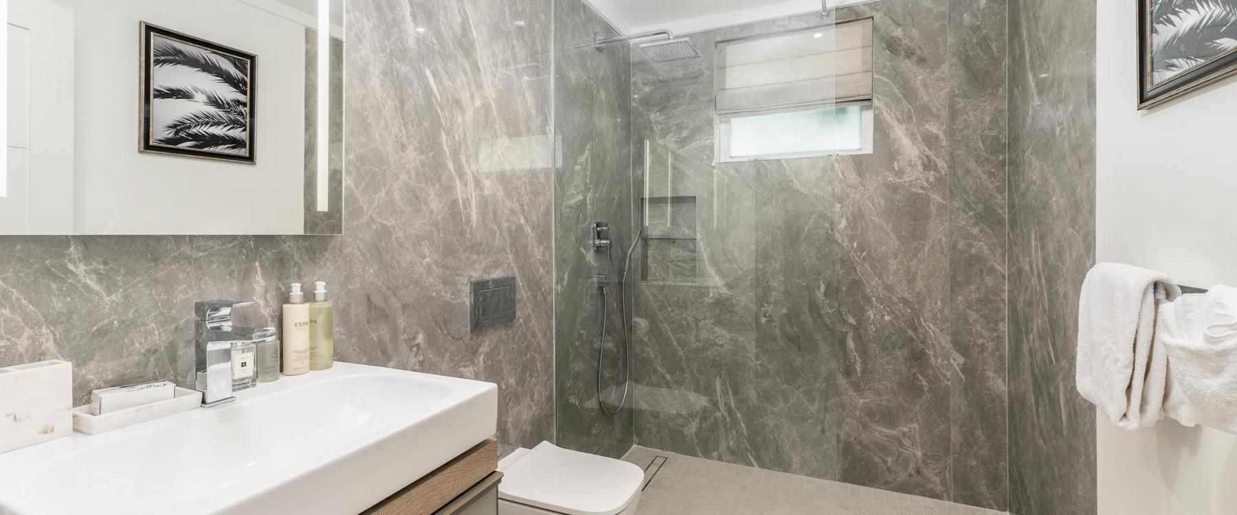 Ensuite