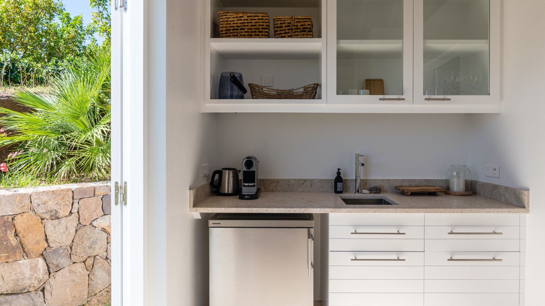 Kitchenette in bungalow bedroom