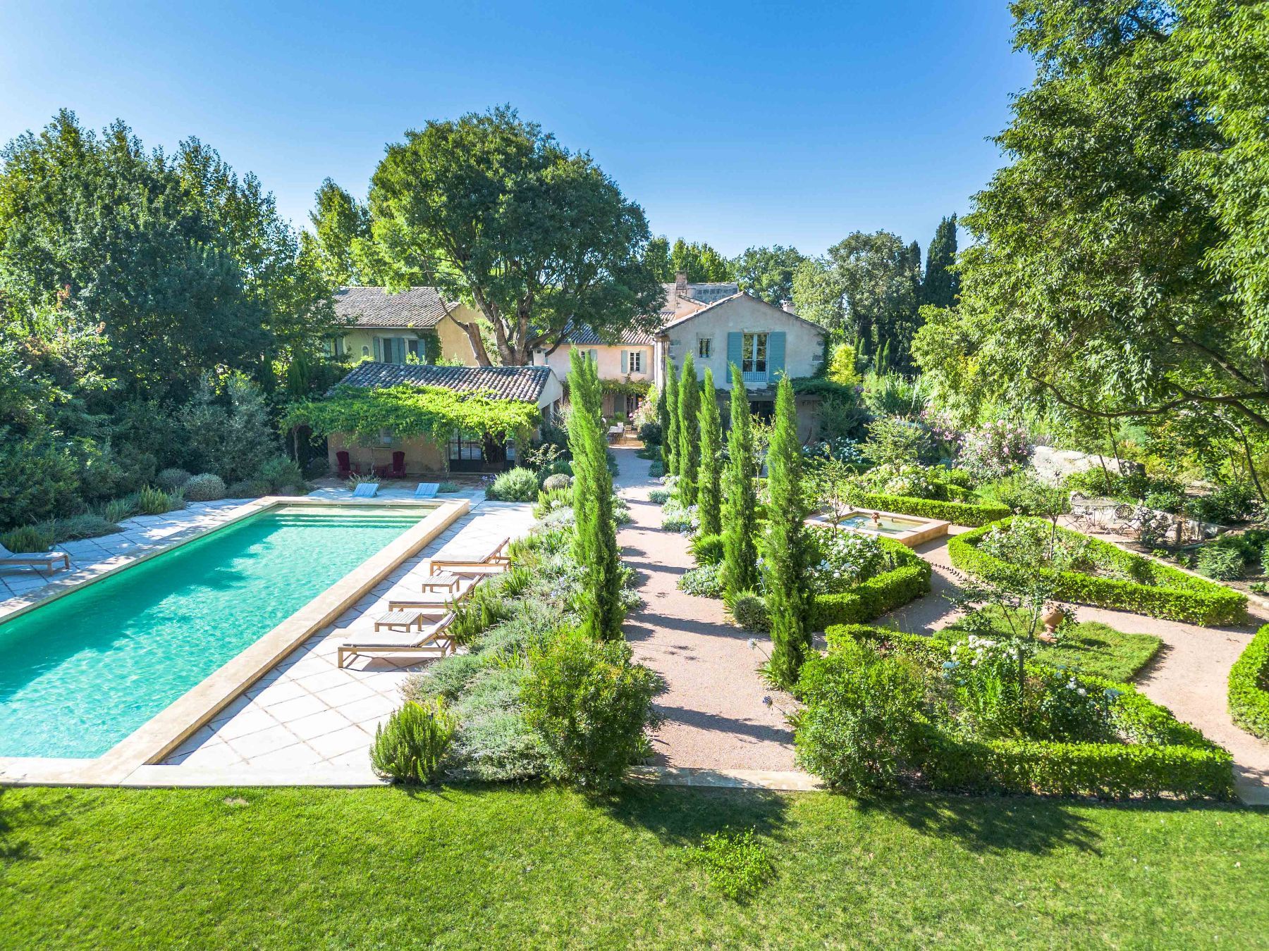Mas des Pierres villa photo.