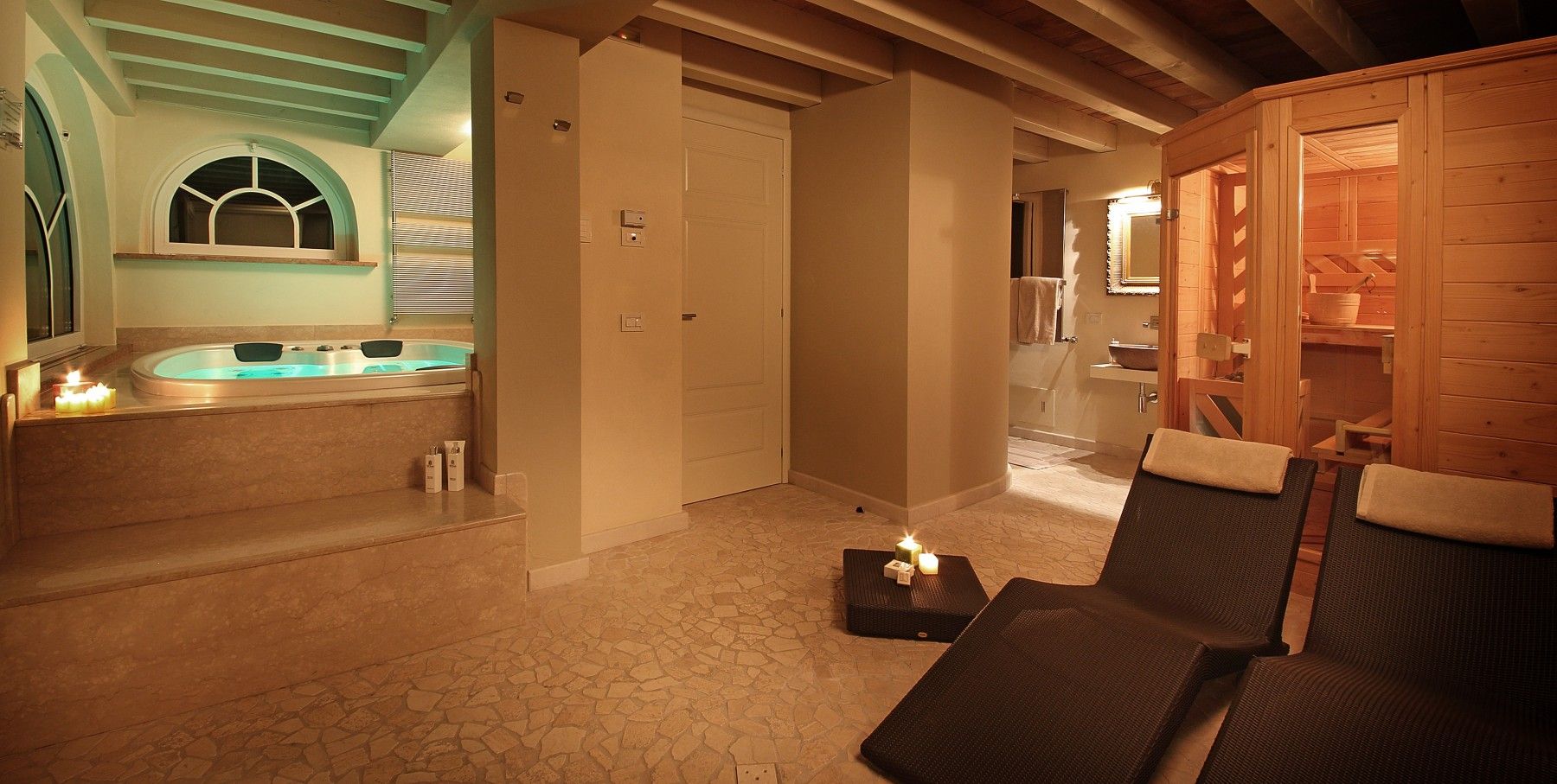 Vista Lago villa photo.