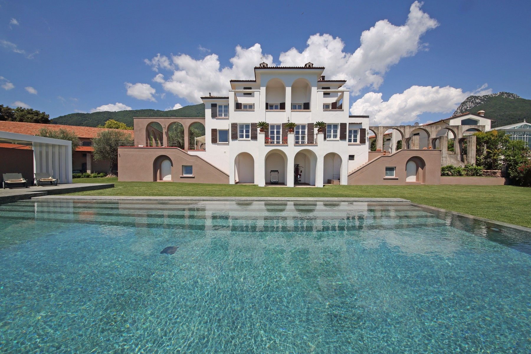 Vista Lago villa photo.