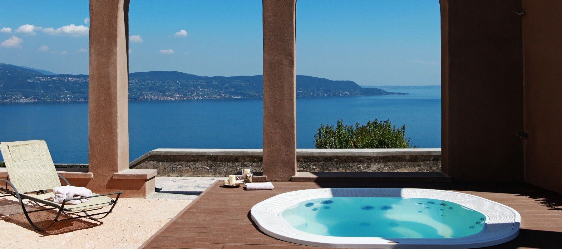 Vista Lago villa photo.