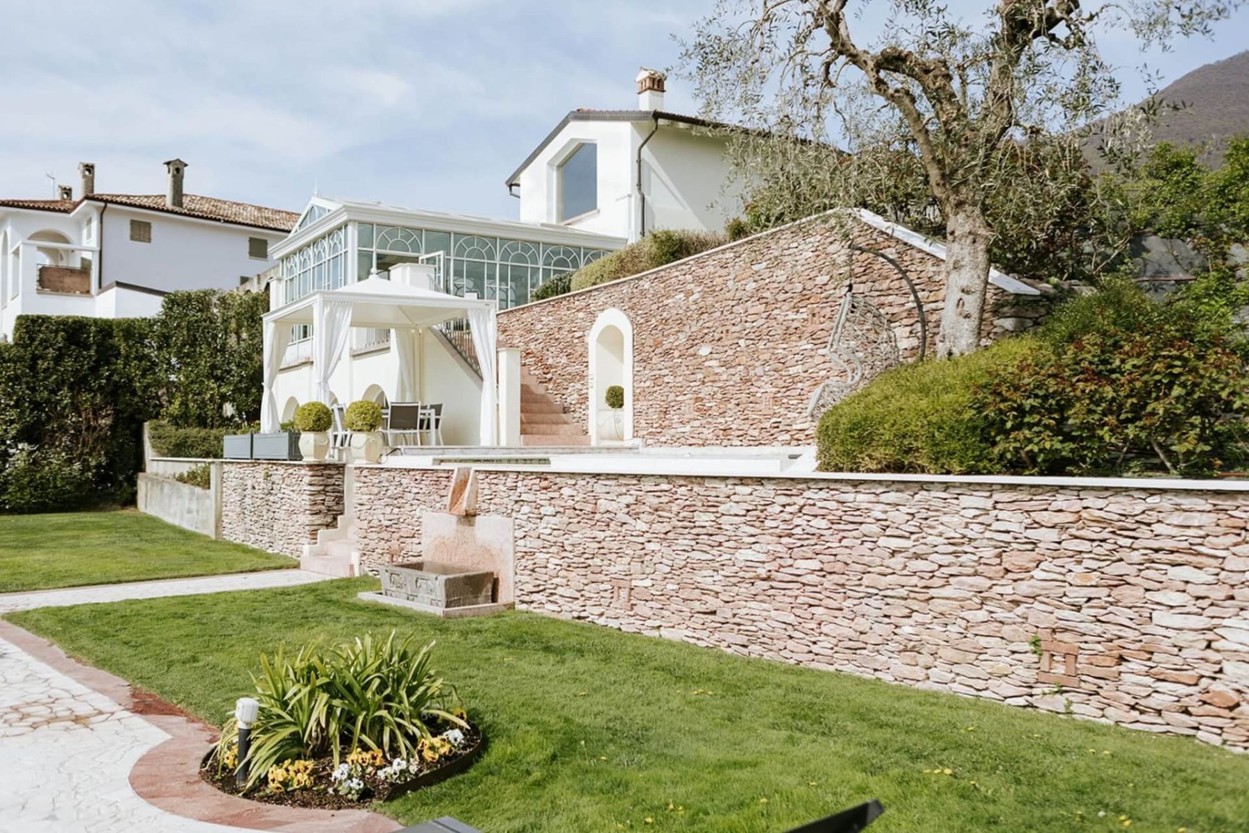 Vista Lago villa photo.
