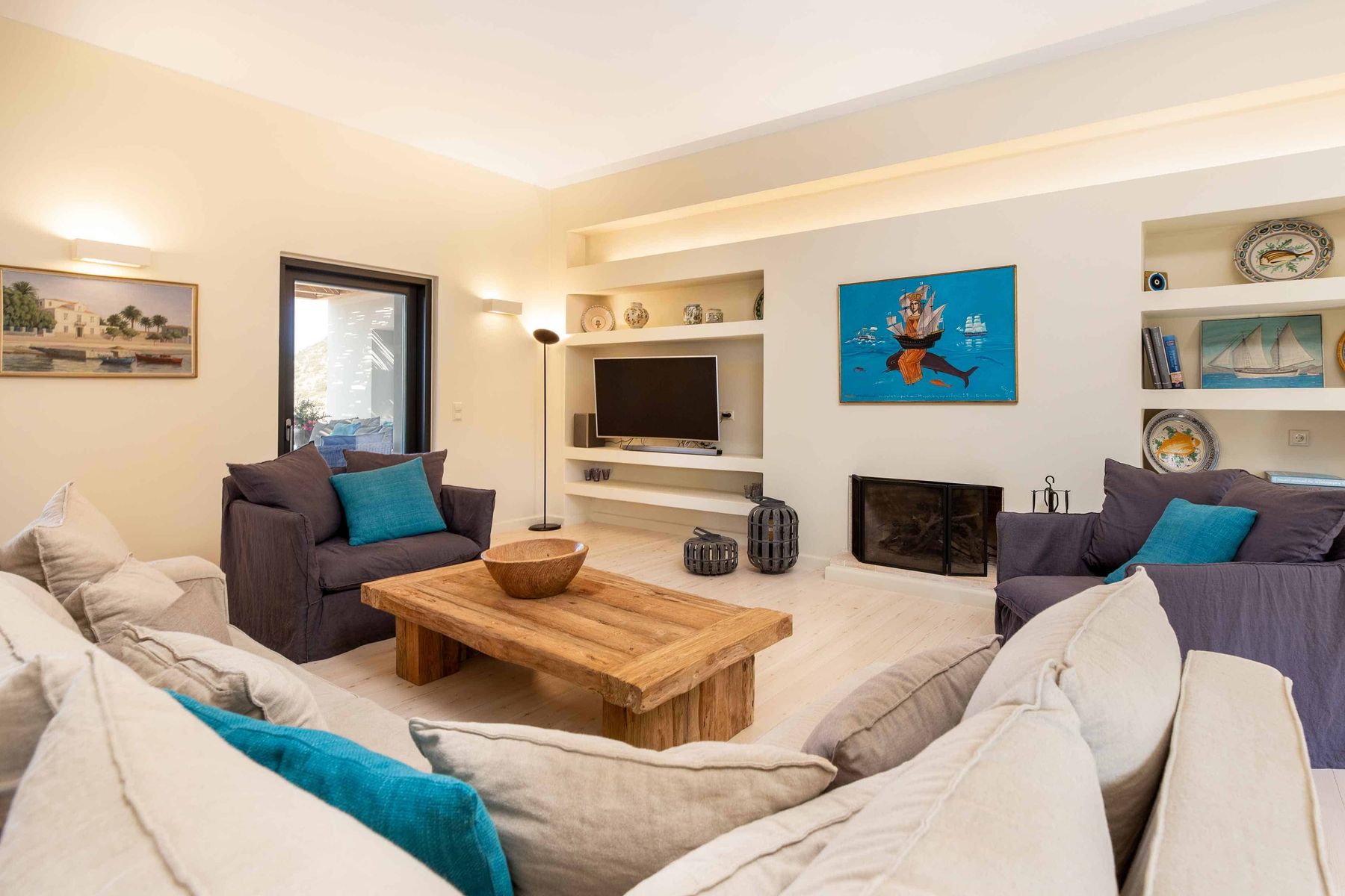 Spend time together in the cozy lounge area