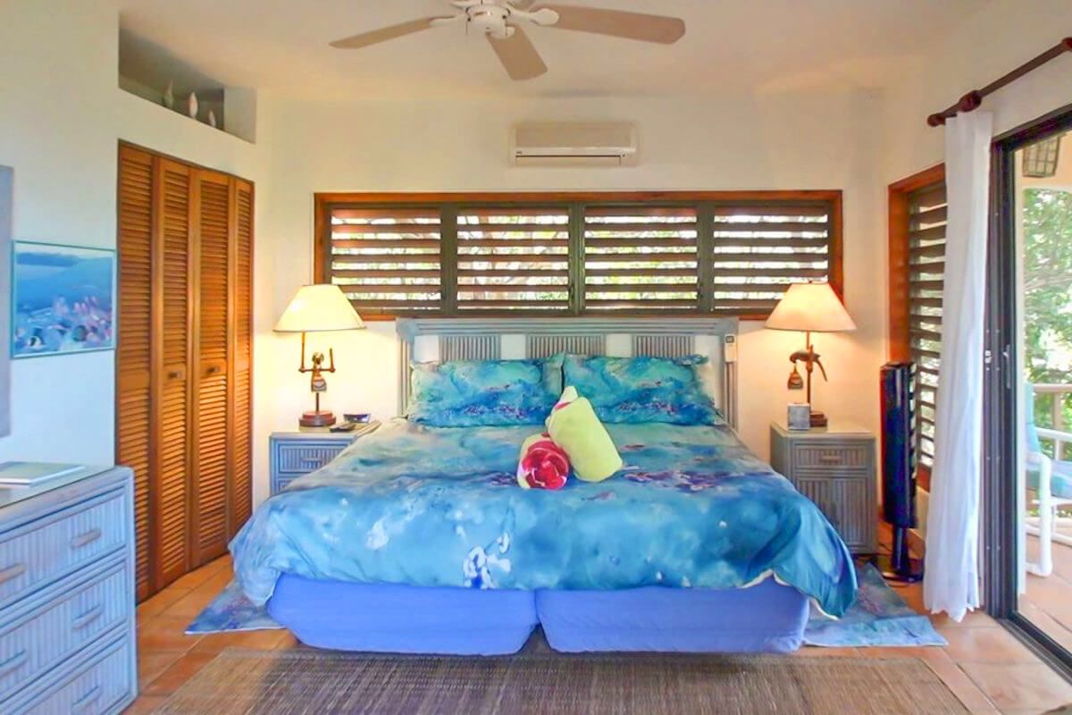 Bedroom can be a king or two twins with advanced notice