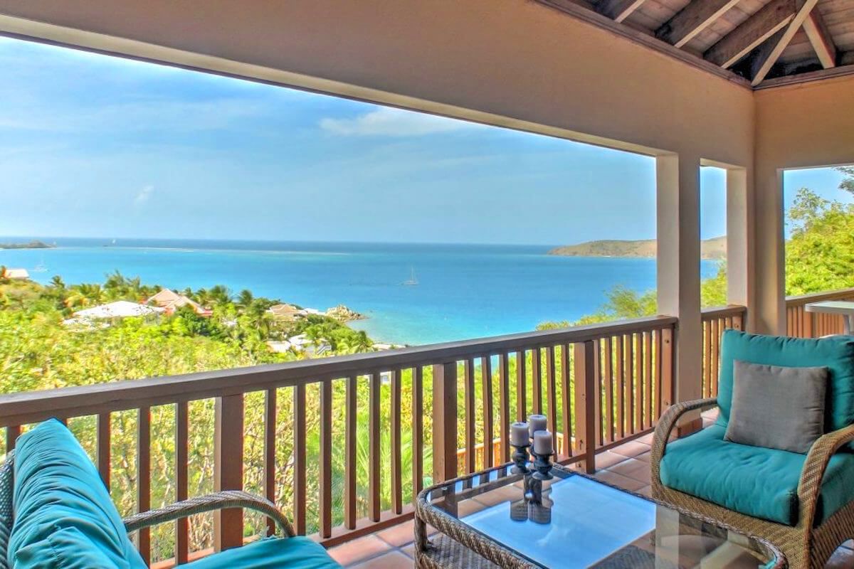 Relax on the balcony and enjoy great ocean views
