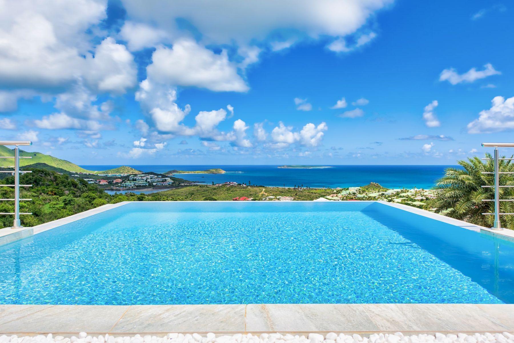 Turquoze villa photo.
