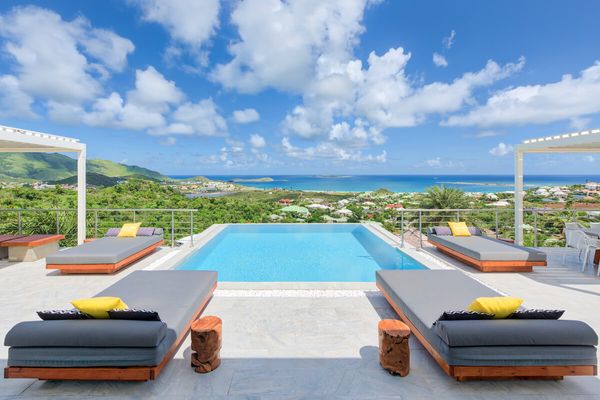 Turquoze Villa is located on a hilltop above Orient Bay