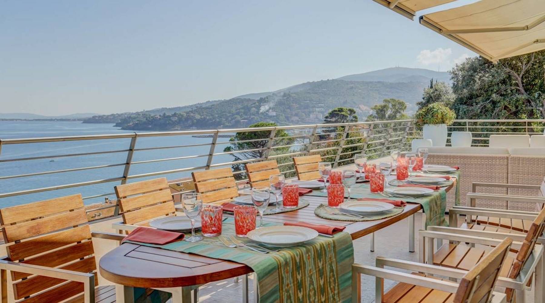 Alfresco Dining