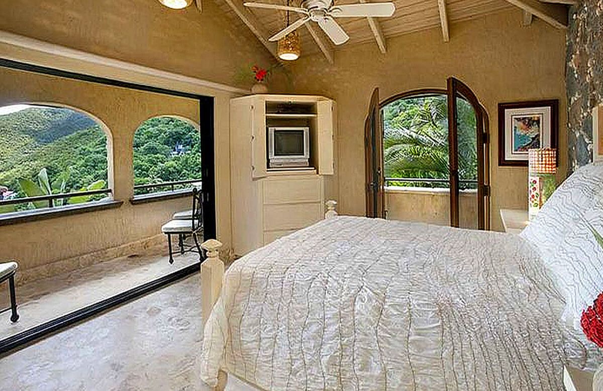 Cottage bedroom