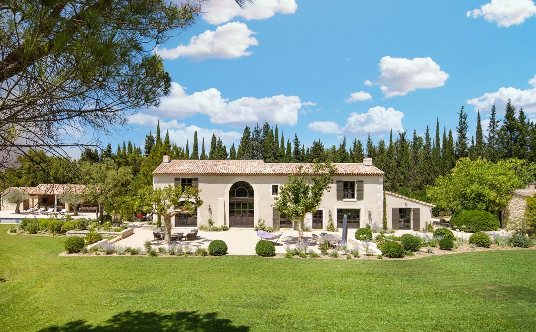 Mas de l'Etoile villa photo.