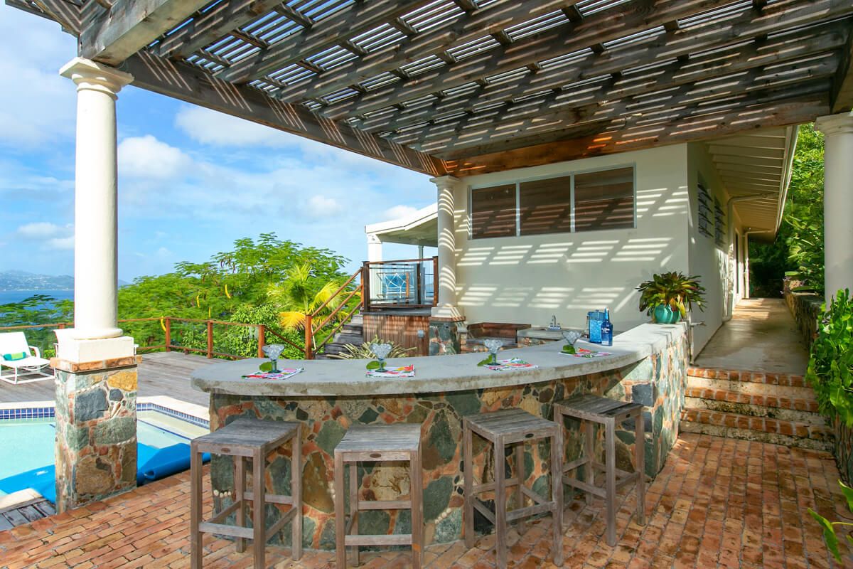 Outdoor bar