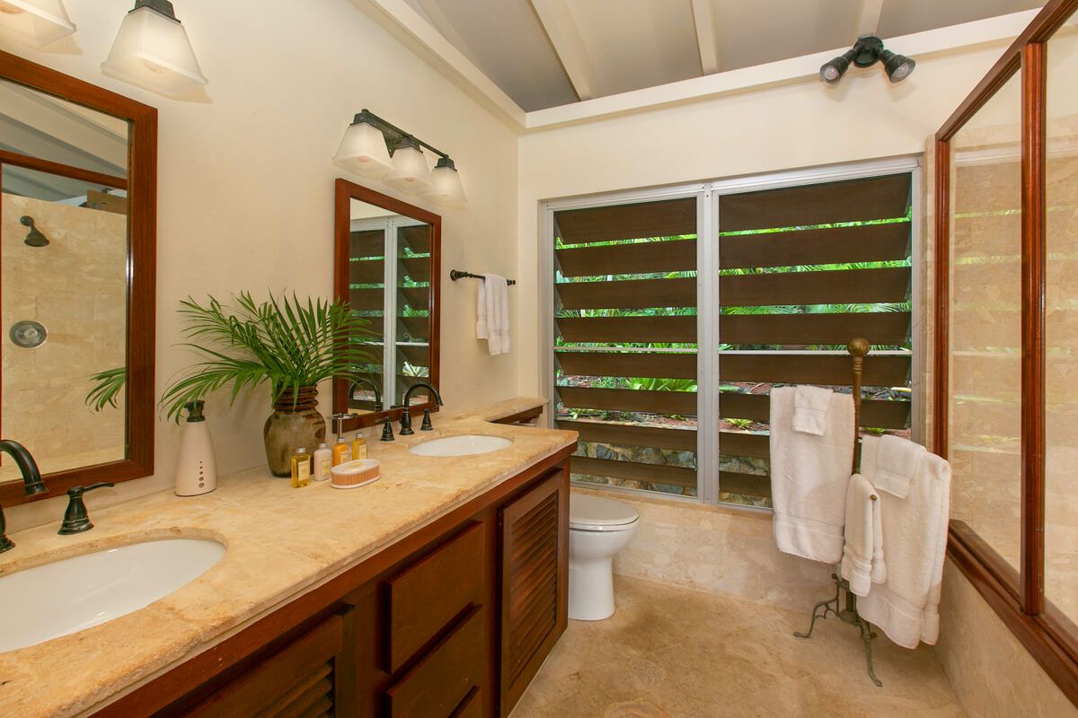 En suite bathroom