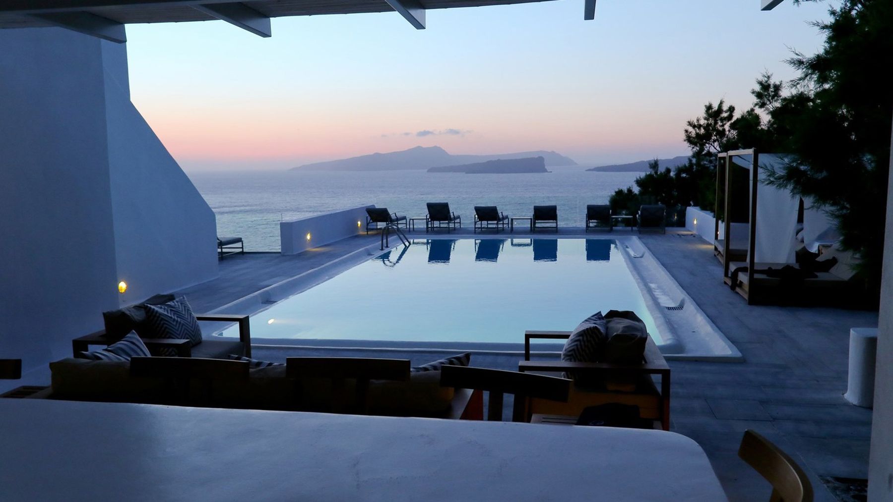 Regal villa photo.