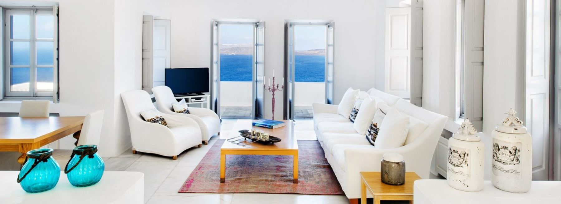 Regal villa photo.