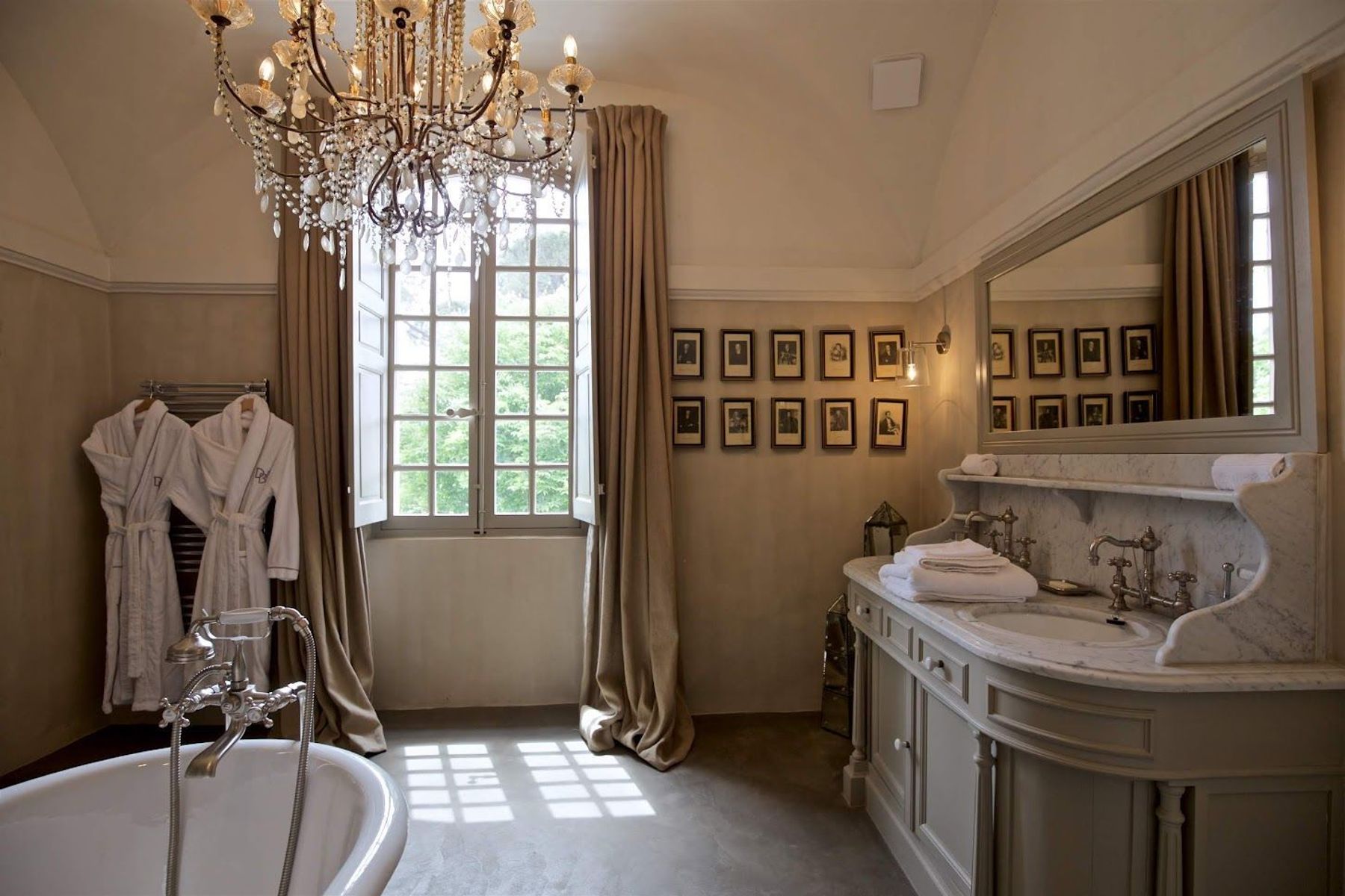 Bastide du Clos villa photo.