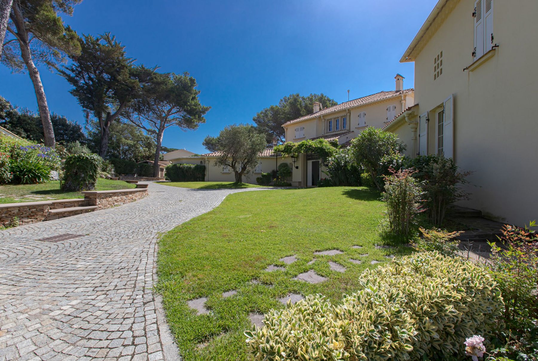 Le Bord de Mer villa photo.