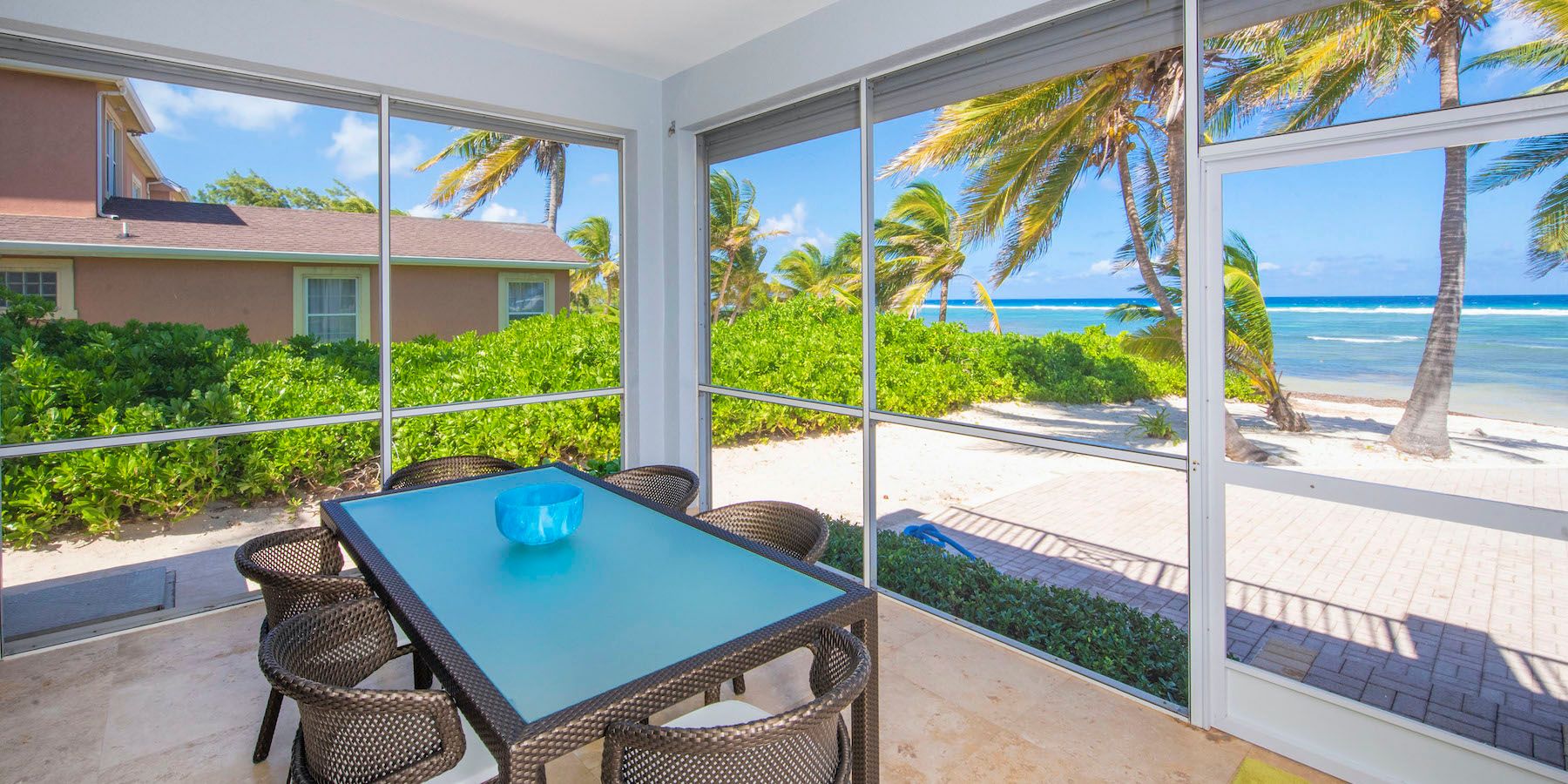 Screened Porch with alfresco dining