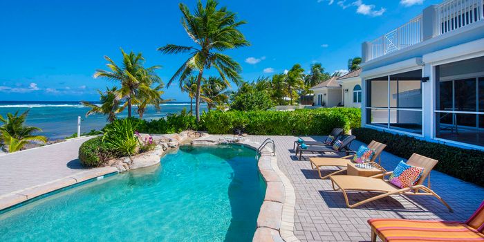 Iggy Blue Villa in Rum Point