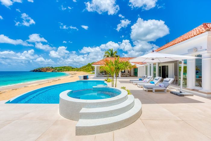 Carisa Villa villa photo.