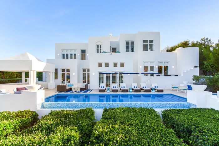 The luxurious Sand Villa at Long Bay