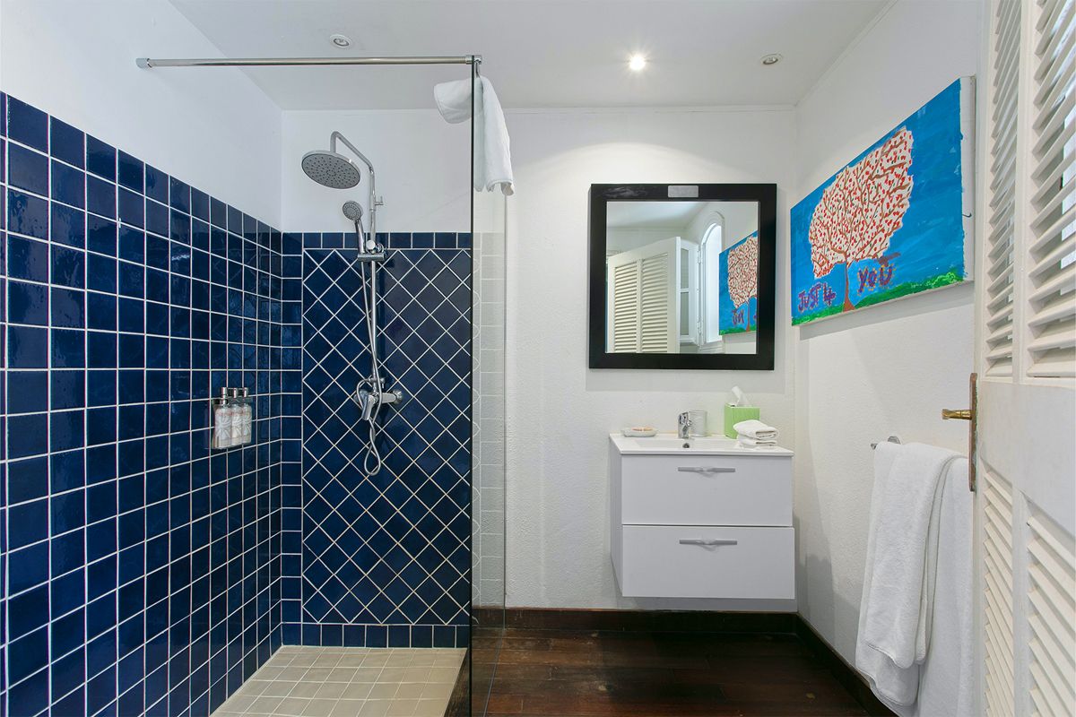 En suite bathroom