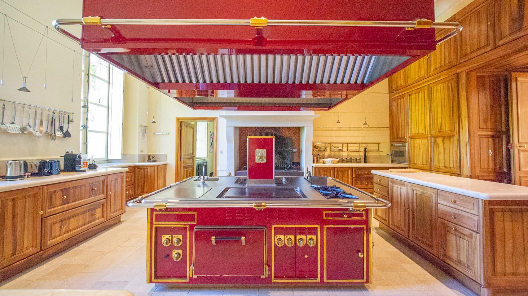 Chateau des Arts villa photo.
