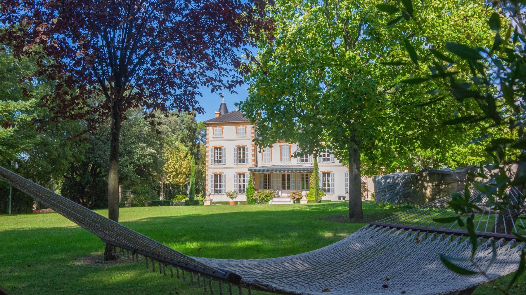 Chateau des Arts villa photo.