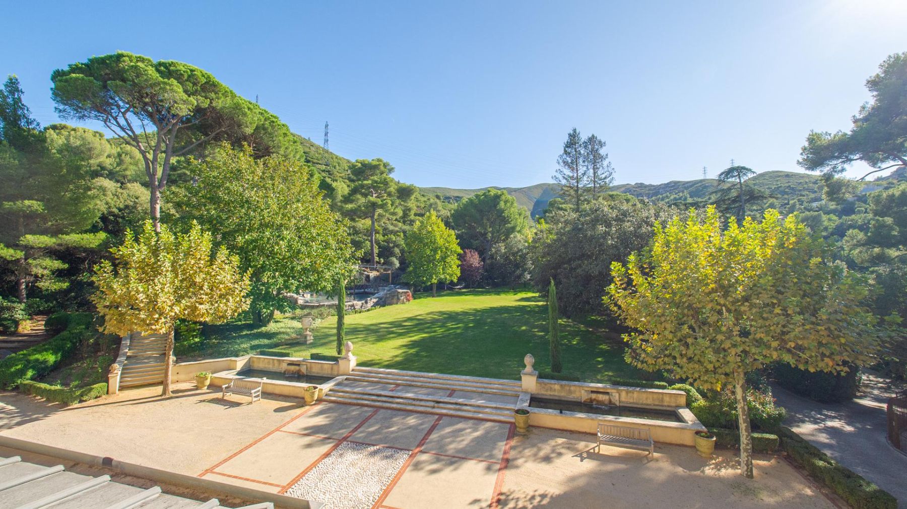 Chateau des Arts villa photo.