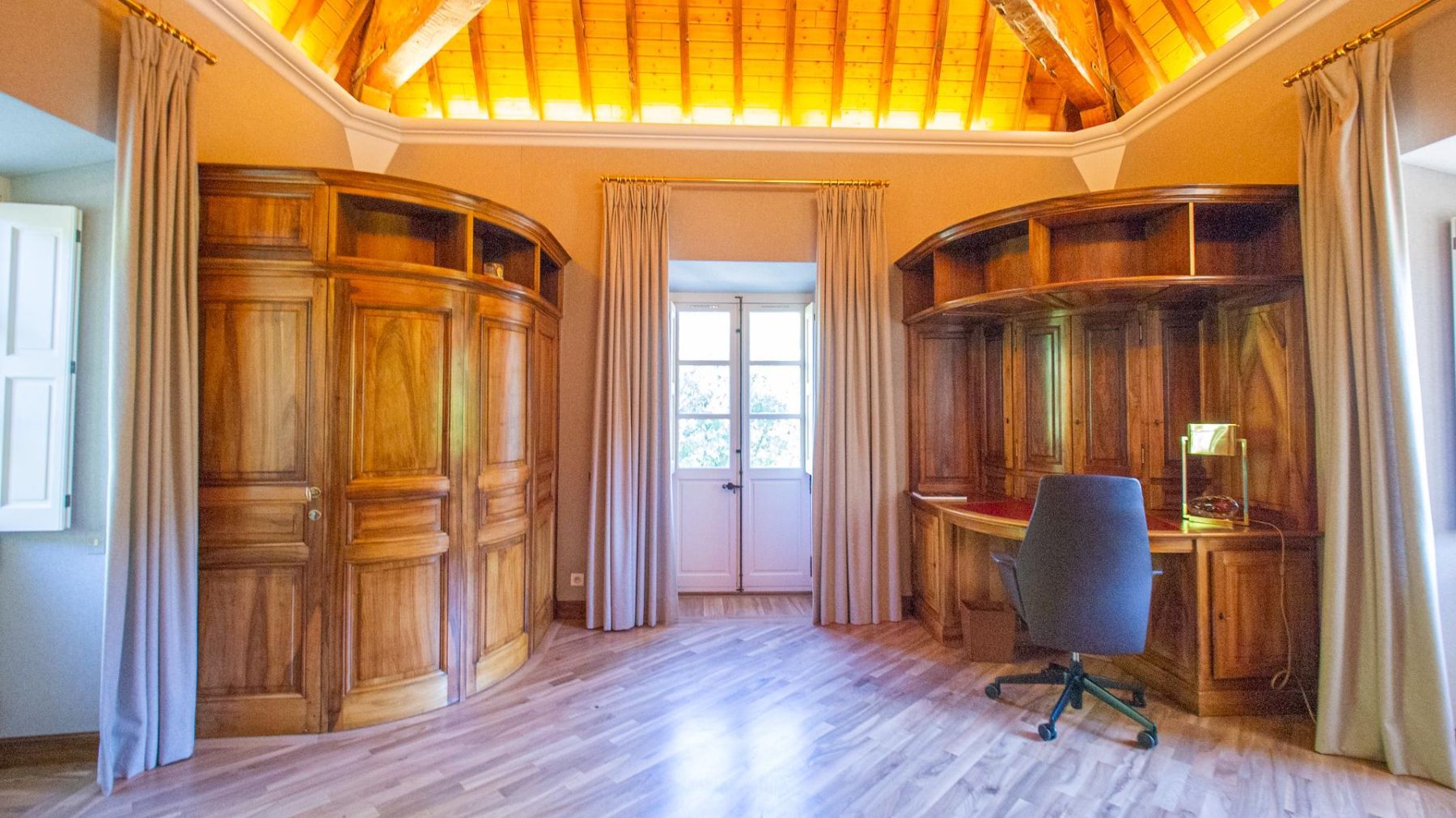 Chateau des Arts villa photo.