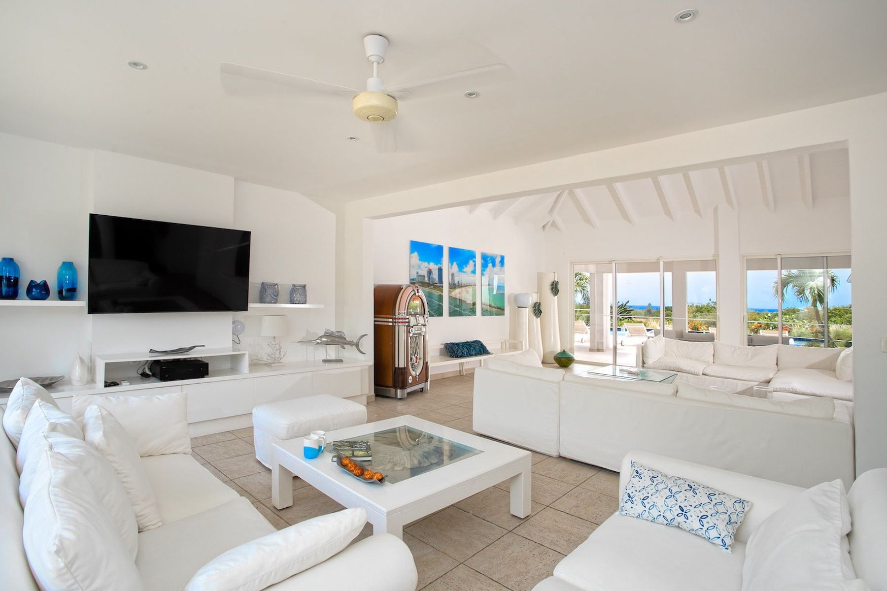 Encore Villa villa photo.